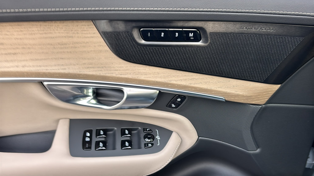 New 2027 Volvo XC90 B6 Plus AWD/4WD image 13