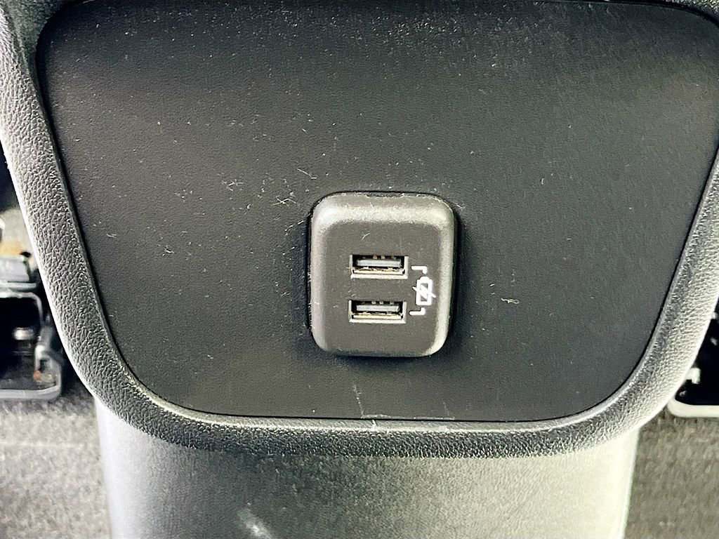 Used 2020 Chevrolet Equinox LT w/ Driver Convenience Package AWD/4WD image 26