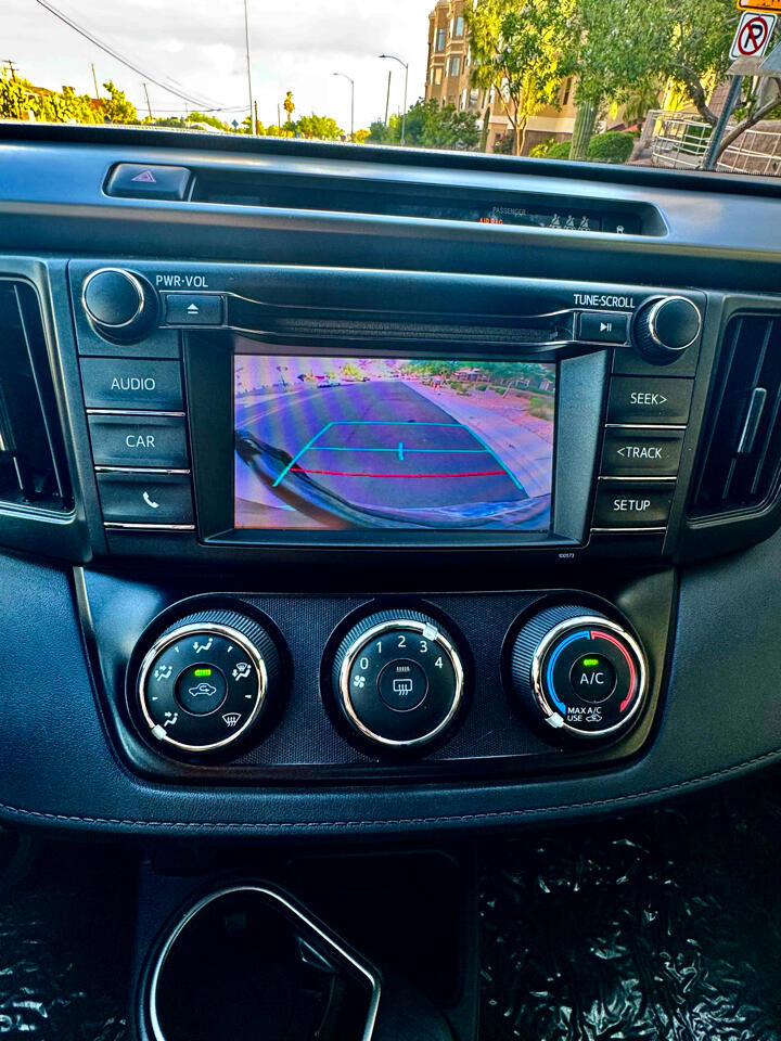 Used 2018 Toyota RAV4 LE w/ Carpet Mat Package image 15