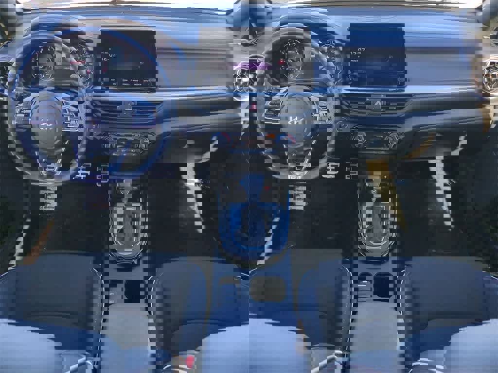 Used 2024 Kia Forte GT-Line w/ GT-Line Premium Package image 7