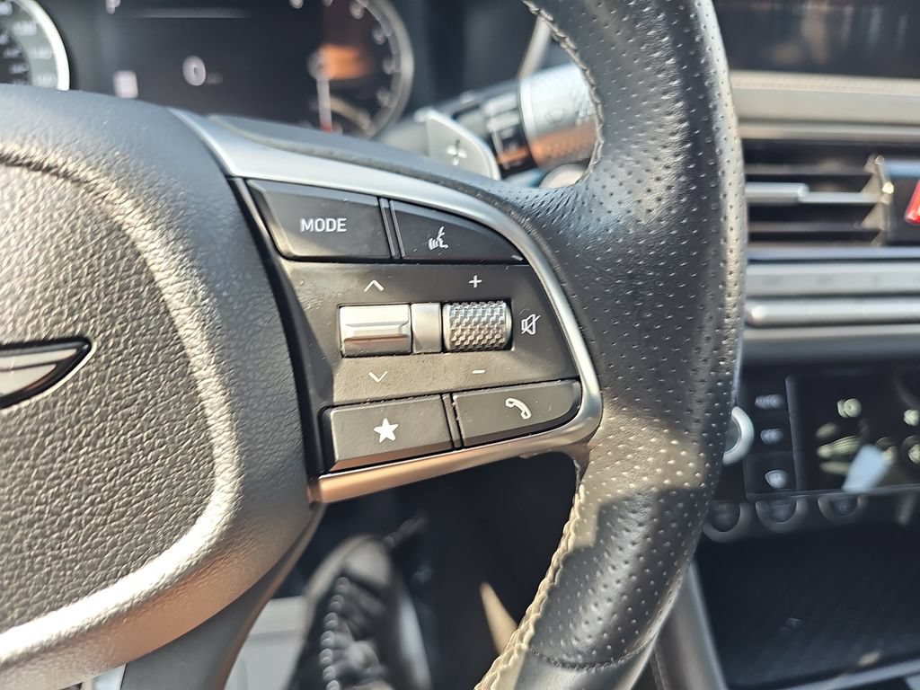 Used 2025 Genesis G70 2.5T AWD/4WD image 18