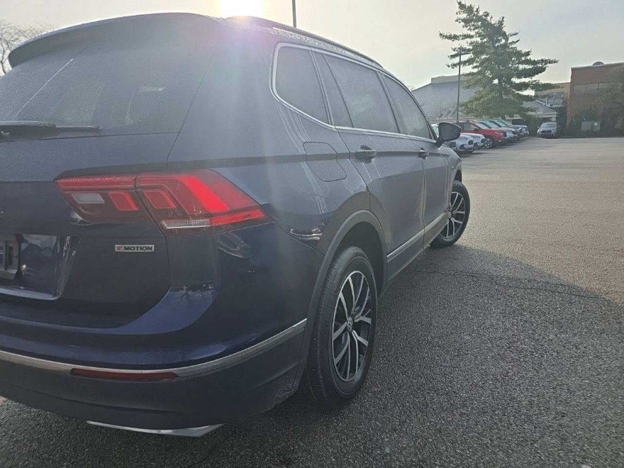 Used 2021 Volkswagen Tiguan SE image 14