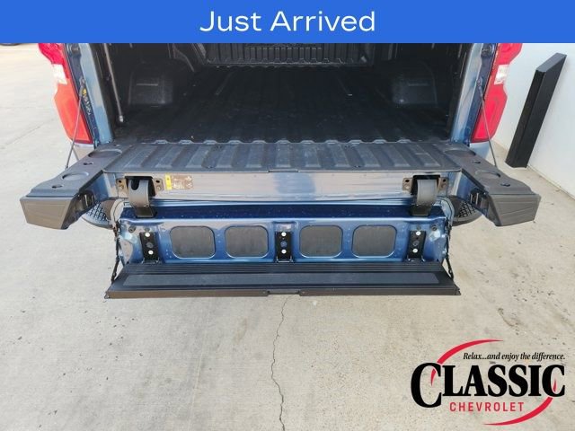 Used 2024 Chevrolet Silverado 2500 ZR2 w/ Technology Package image 44