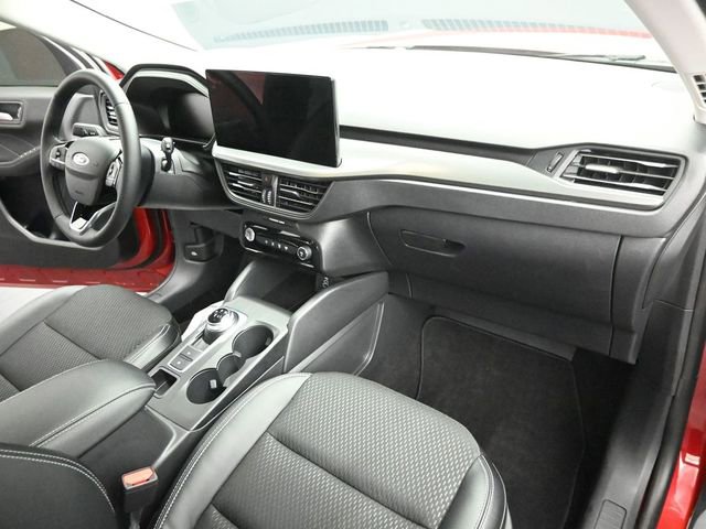 Used 2025 Ford Escape SE image 30