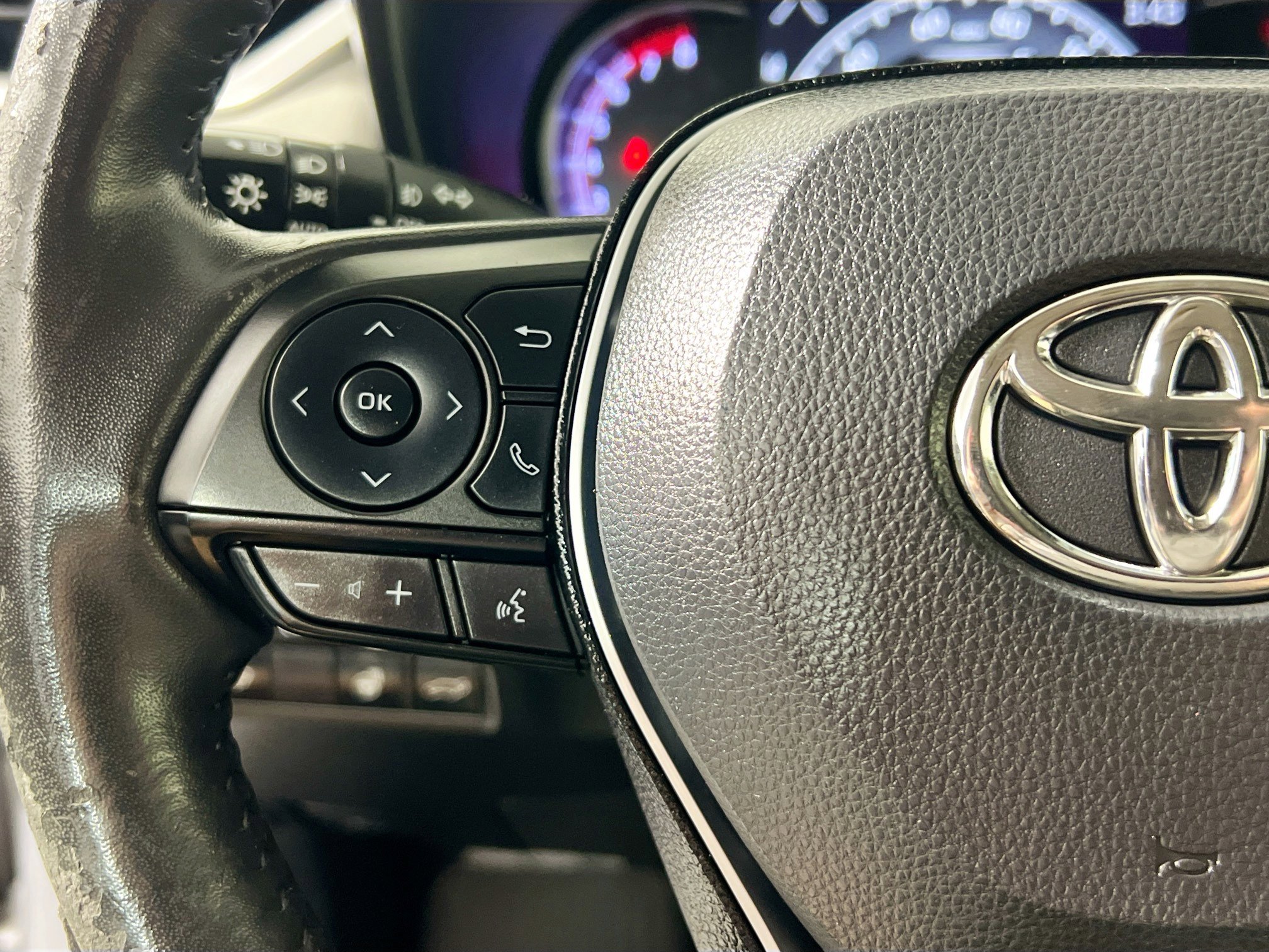 Used 2021 Toyota RAV4 Limited image 18