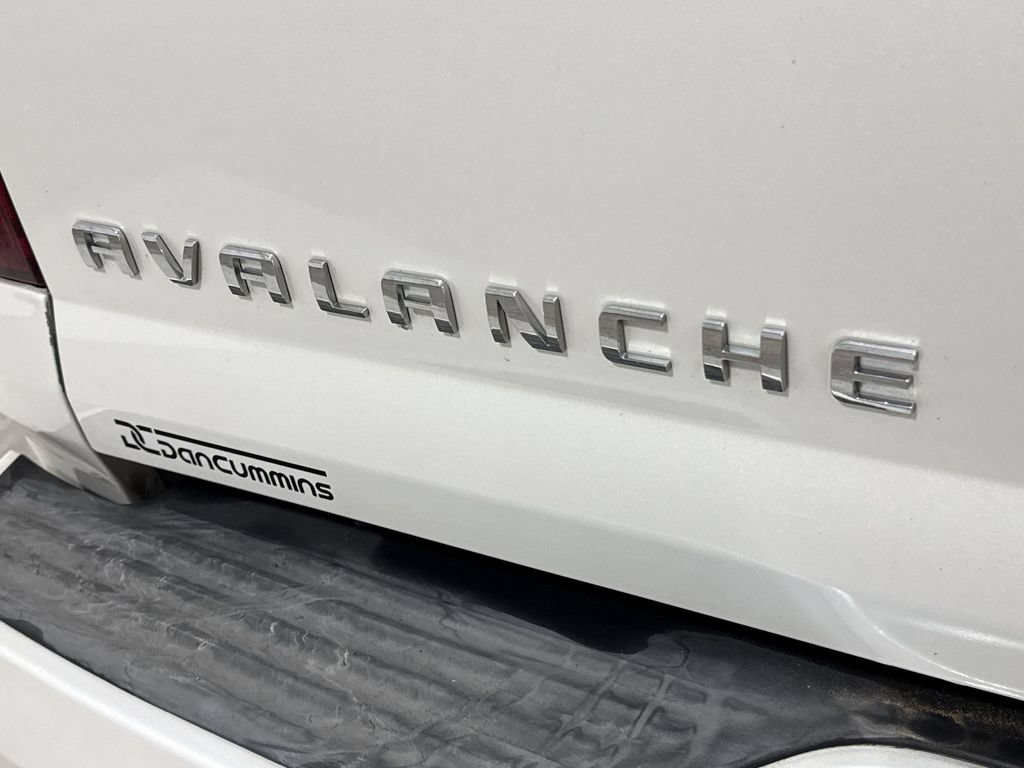 Used 2013 Chevrolet Avalanche LTZ AWD/4WD image 27