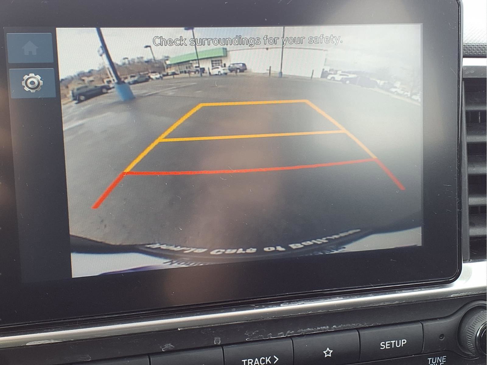 Used 2023 Hyundai Venue SEL w/ Cargo Package image 17