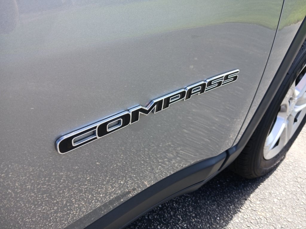 Certified 2024 Jeep Compass Latitude AWD/4WD image 34