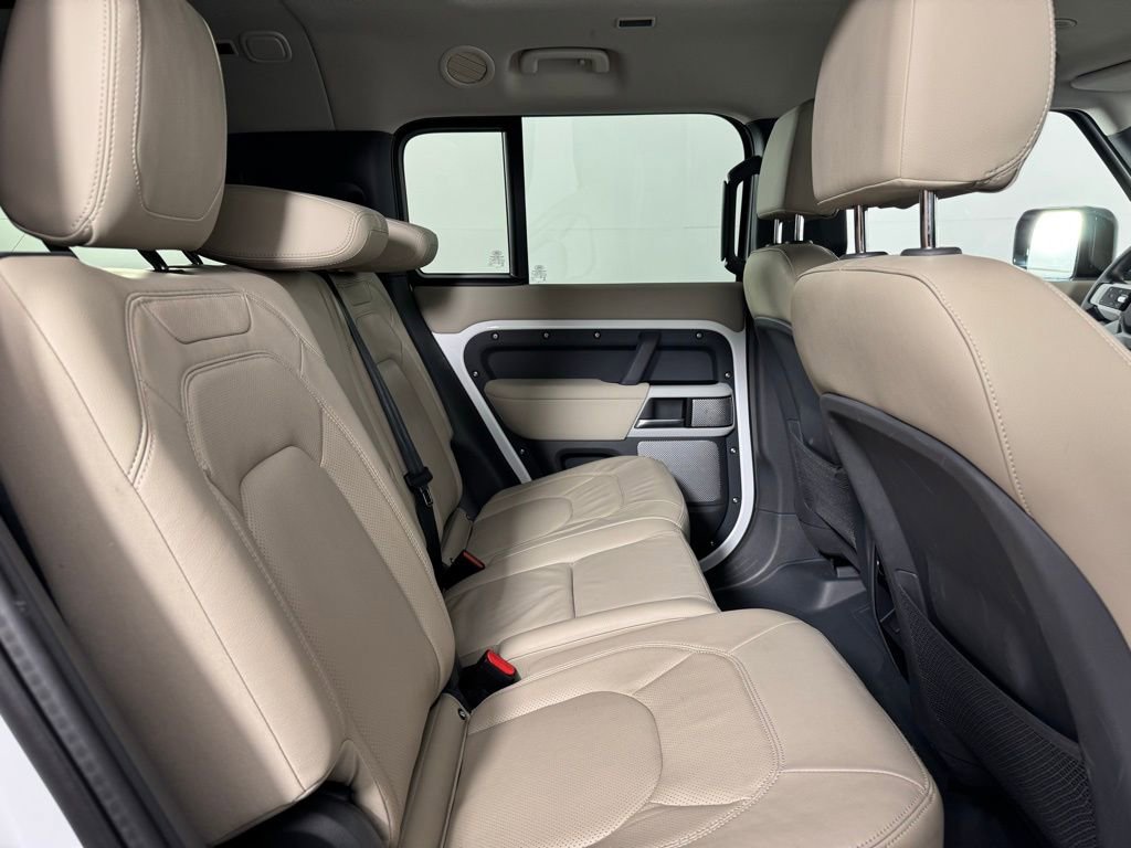 Used 2024 Land Rover Defender 130 S image 30