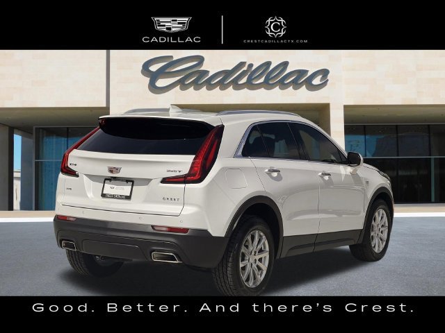 Used 2022 Cadillac XT4 Luxury w/ Cold Weather Package AWD/4WD image 3