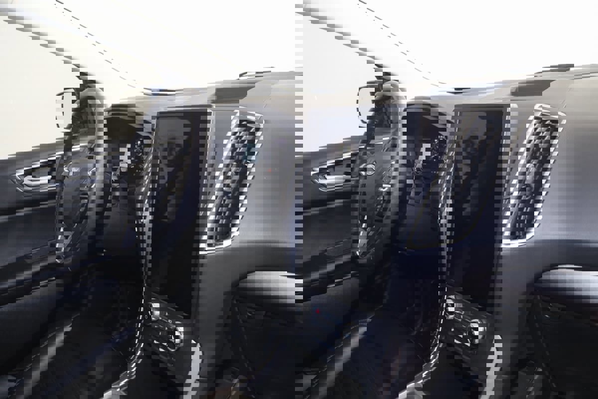 Used 2024 Ford Edge SEL w/ Convenience Package image 41