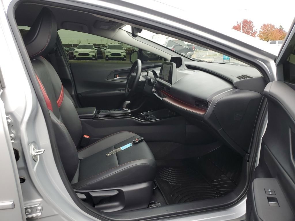 Used 2024 Toyota Prius Prime XSE image 40