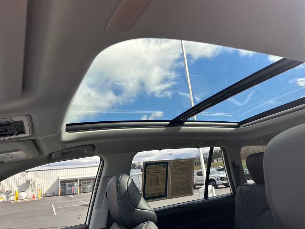 Used 2024 Toyota Grand Highlander Platinum image 25