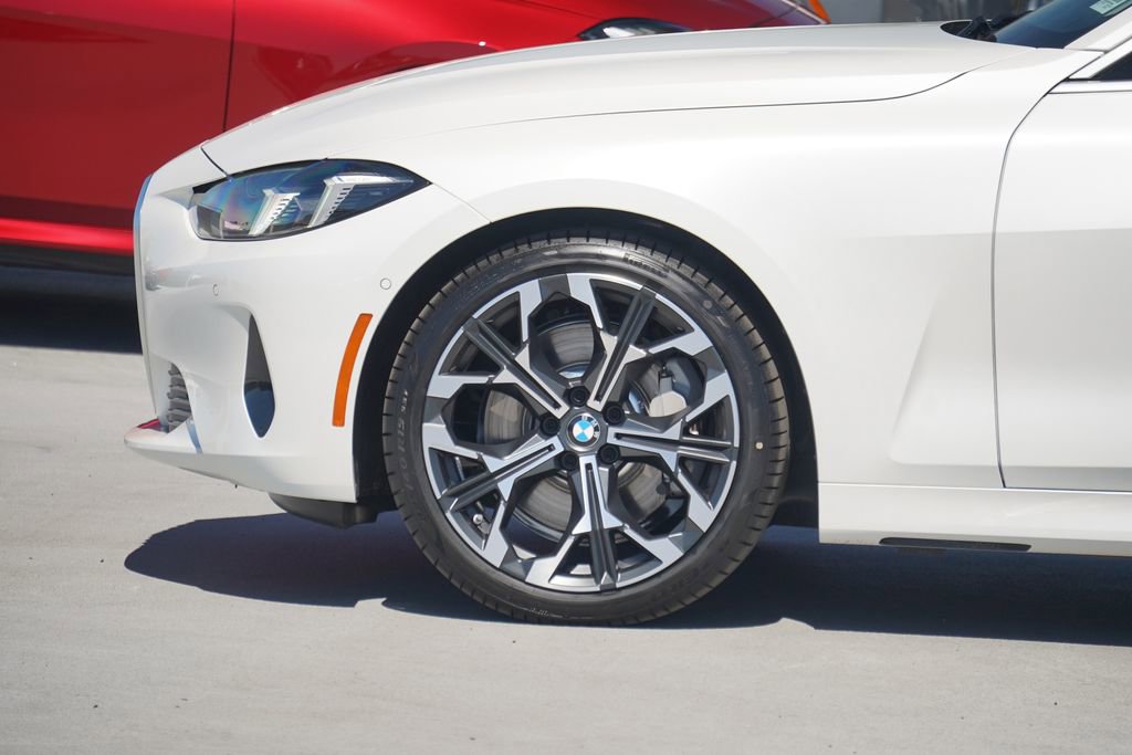 Used 2025 BMW 430i Coupe w/ Convenience Package image 5