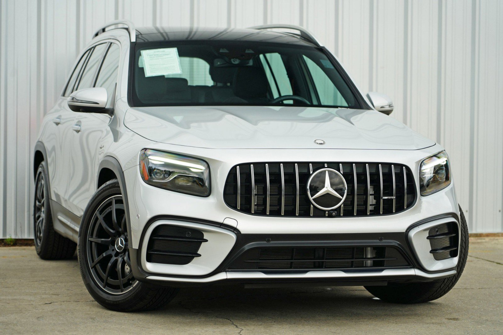 Used 2024 Mercedes-Benz GLB 35 AMG 4MATIC image 4