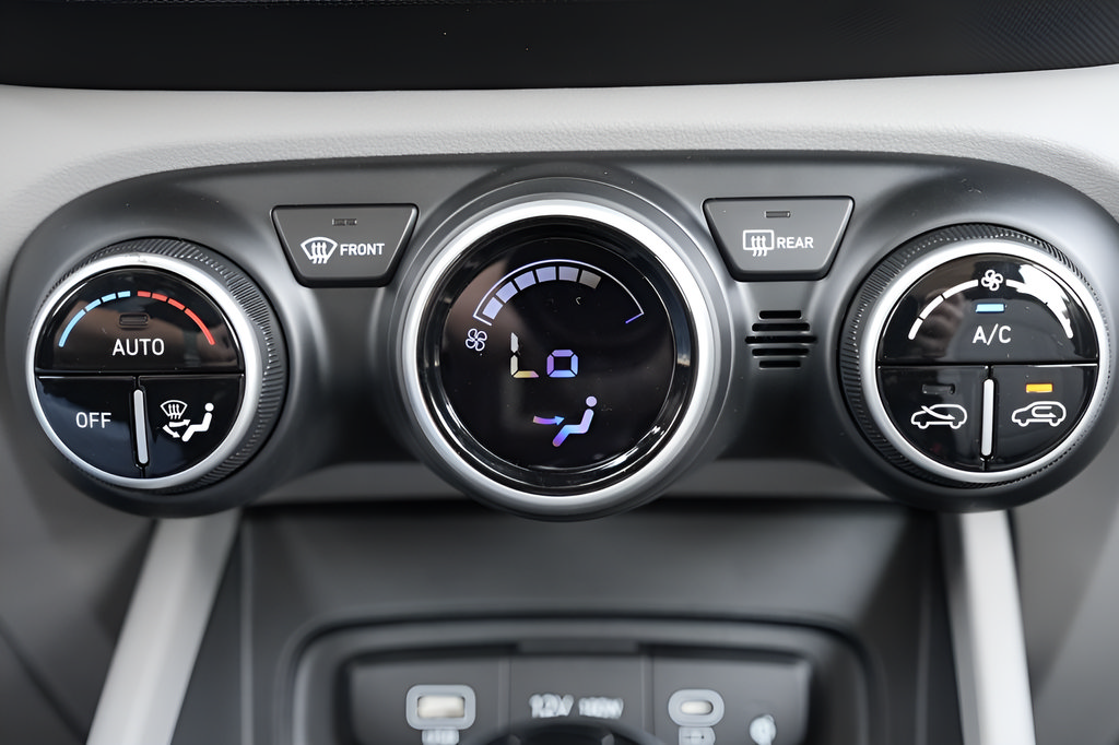 New 2026 Hyundai Venue SEL FWD image 31