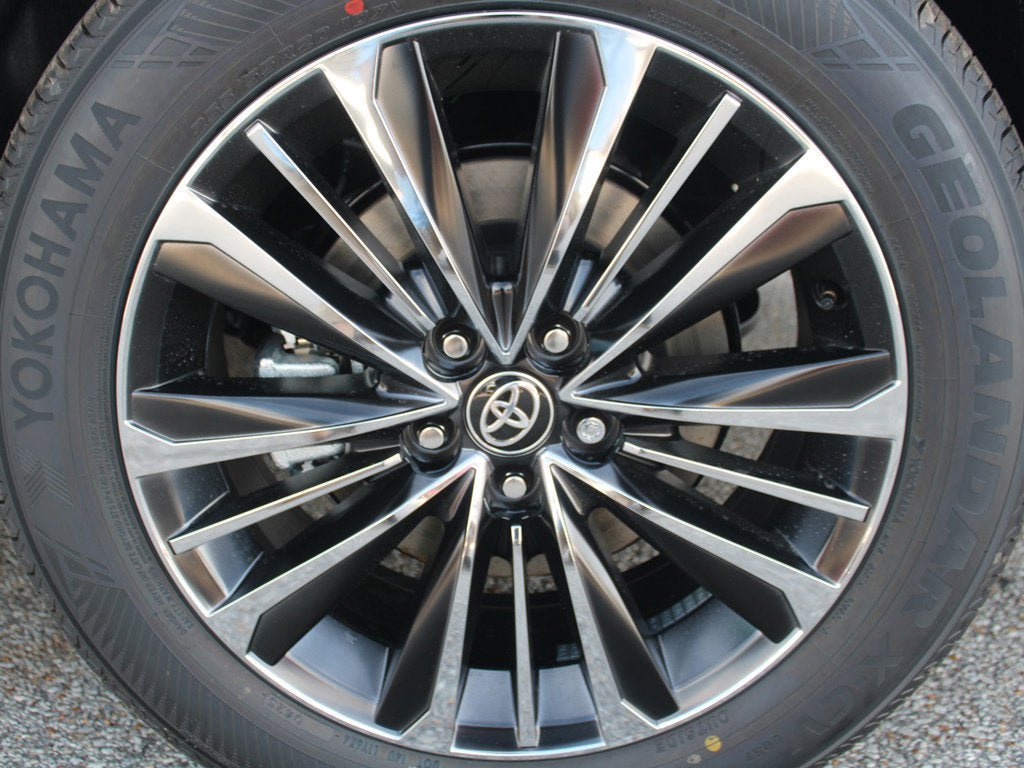 Used 2026 Toyota Highlander Platinum AWD/4WD image 11