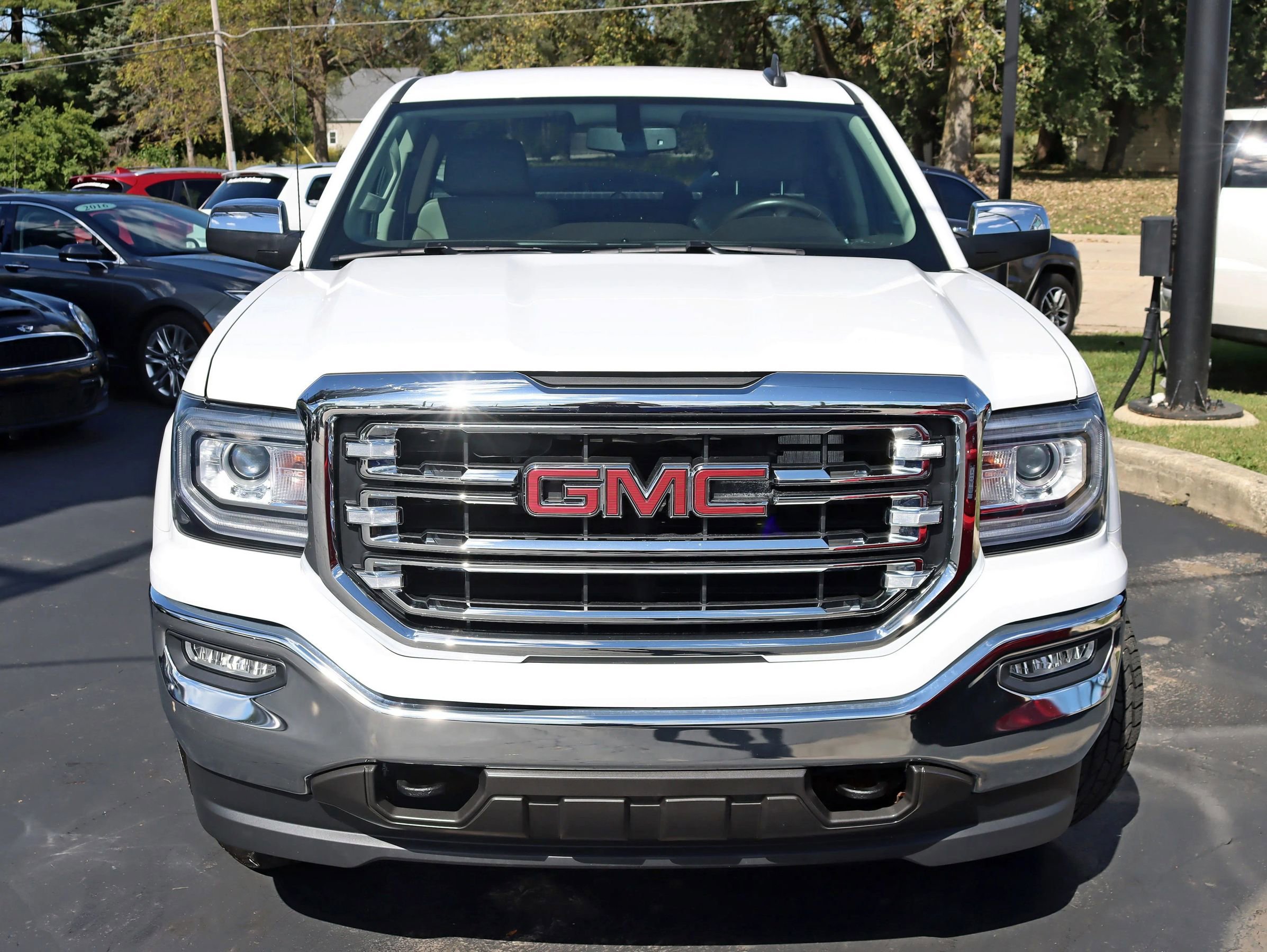 Used 2018 GMC Sierra 1500 SLT w/ SLT Premium Package image 9