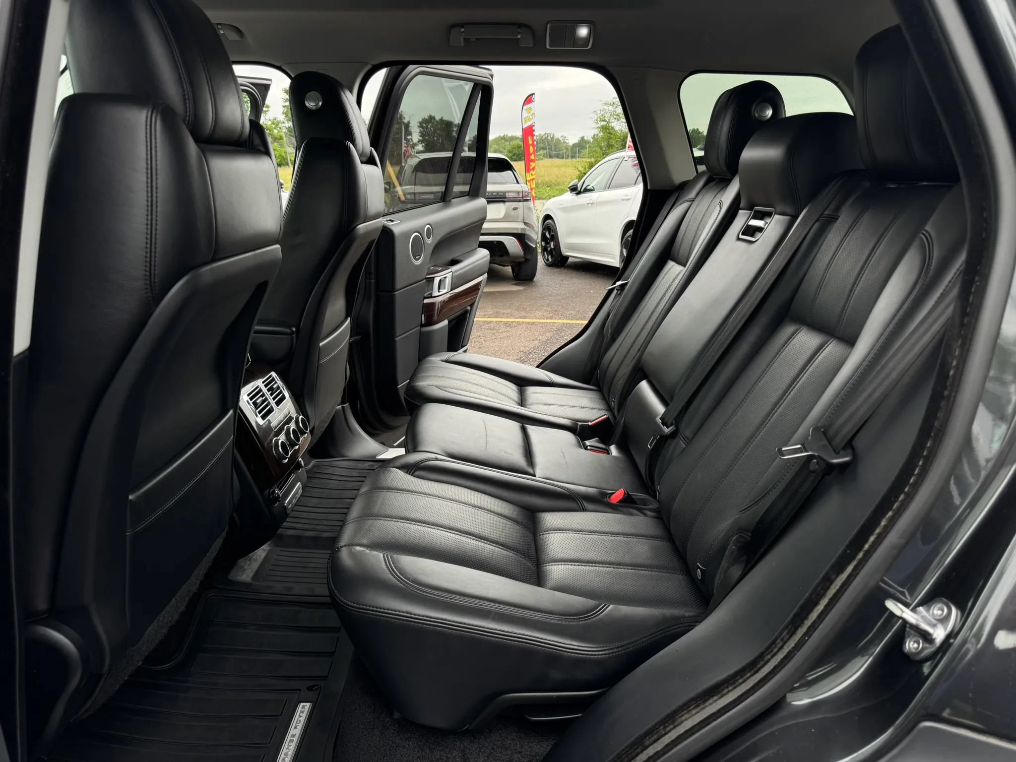 Used 2014 Land Rover Range Rover Supercharged AWD/4WD image 23