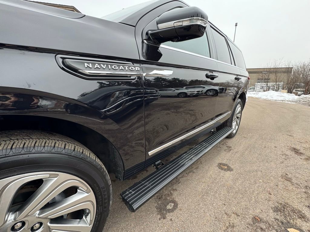 Used 2024 Lincoln Navigator Reserve w/ Equipment Group 201A AWD/4WD image 14