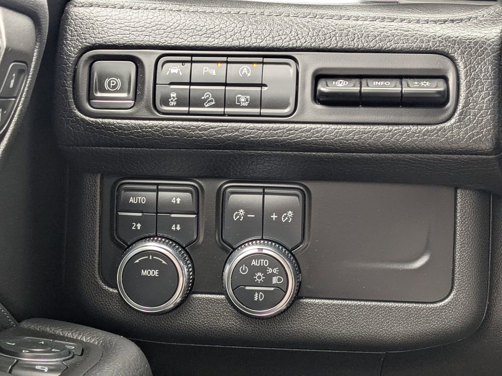 Used 2023 GMC Yukon Denali image 22