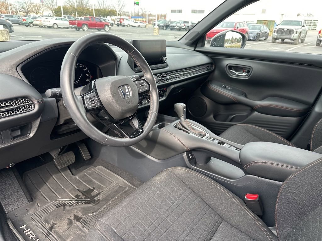 Used 2025 Honda HR-V Sport image 25