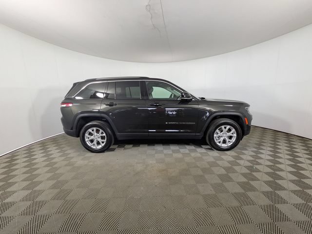 Used 2024 Jeep Grand Cherokee Limited AWD/4WD image 4