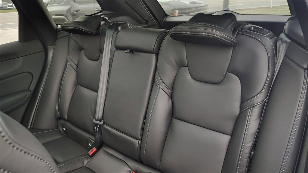 New 2026 Volvo XC60 B5 Ultra w/ Climate Package image 28