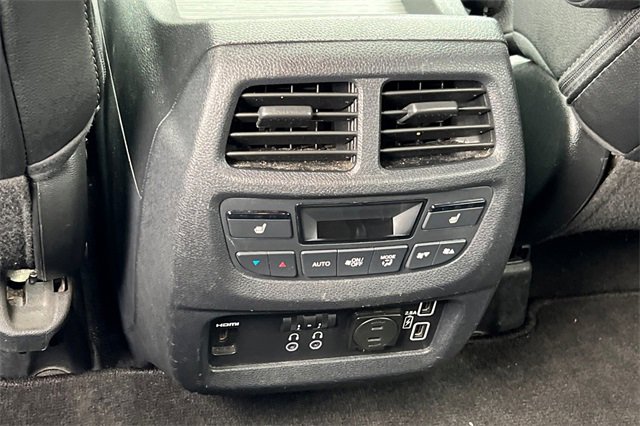 Used 2019 Honda Pilot Touring image 16