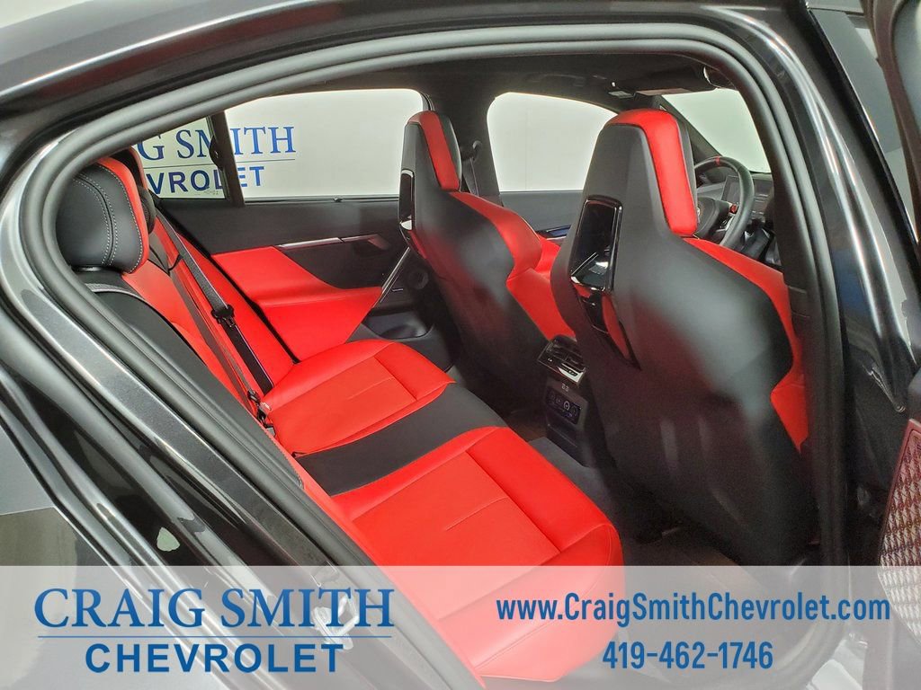 Used 2025 BMW M5 w/ Executive Package image 40