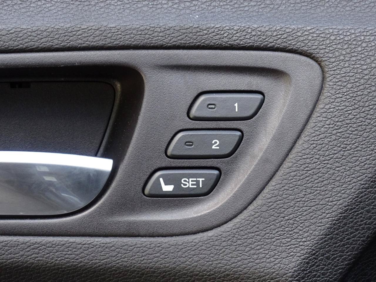 Used 2015 Acura TLX w/ Technology Package FWD image 17