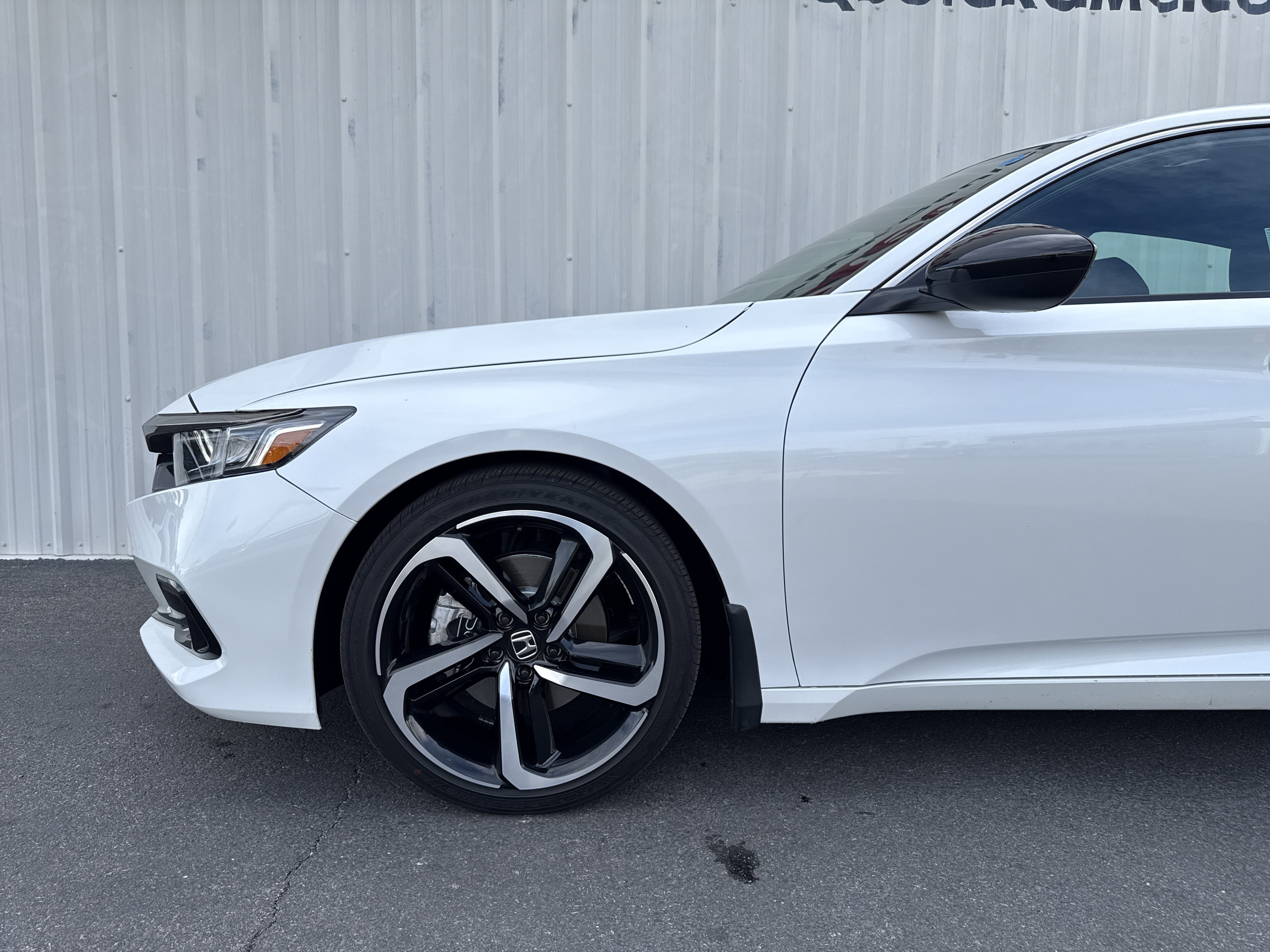Used 2022 Honda Accord Sport image 3