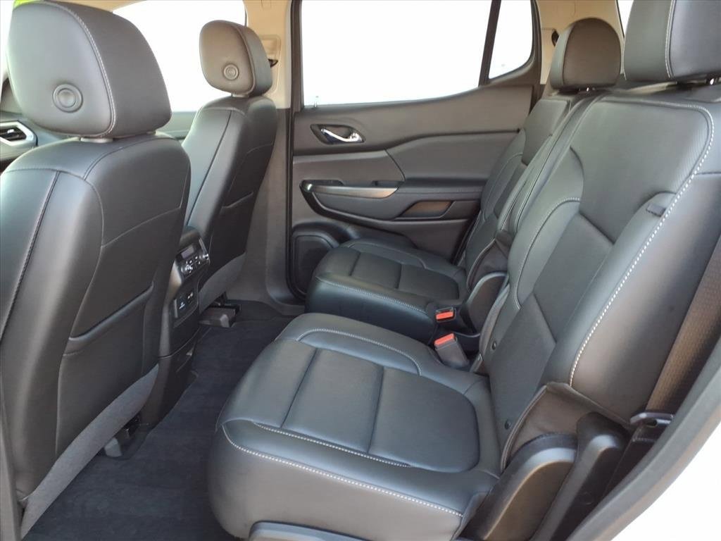 Certified 2023 GMC Acadia SLT w/ Preferred Package image 11