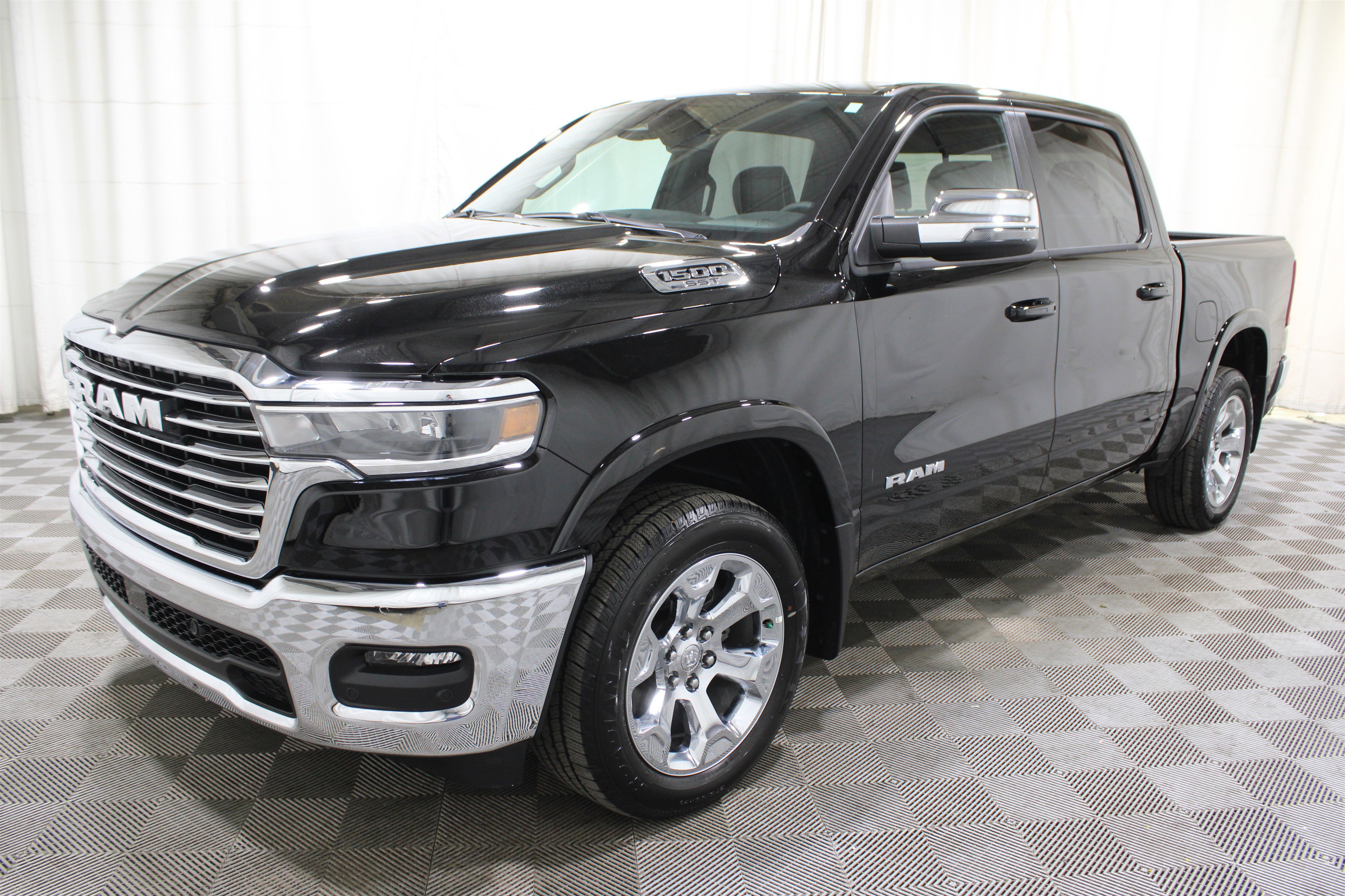 Used 2025 RAM 1500 Laramie image 42