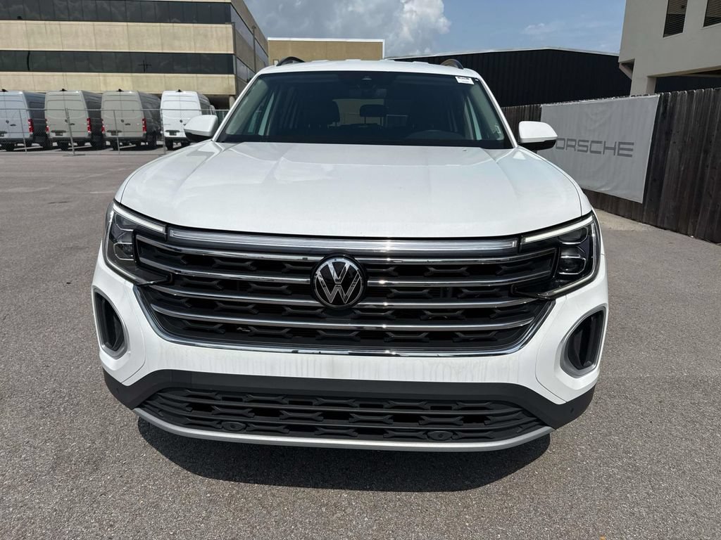 Used 2025 Volkswagen Atlas SE FWD image 2