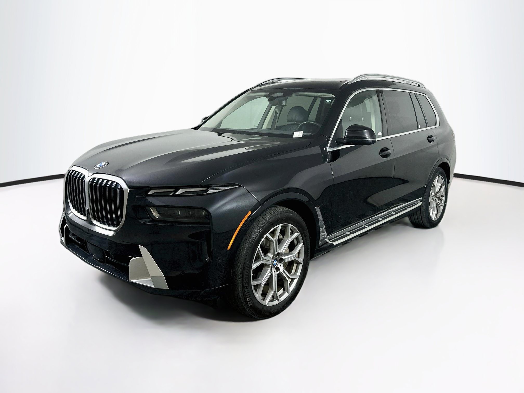 Used 2025 BMW X7 xDrive40i AWD/4WD image 3