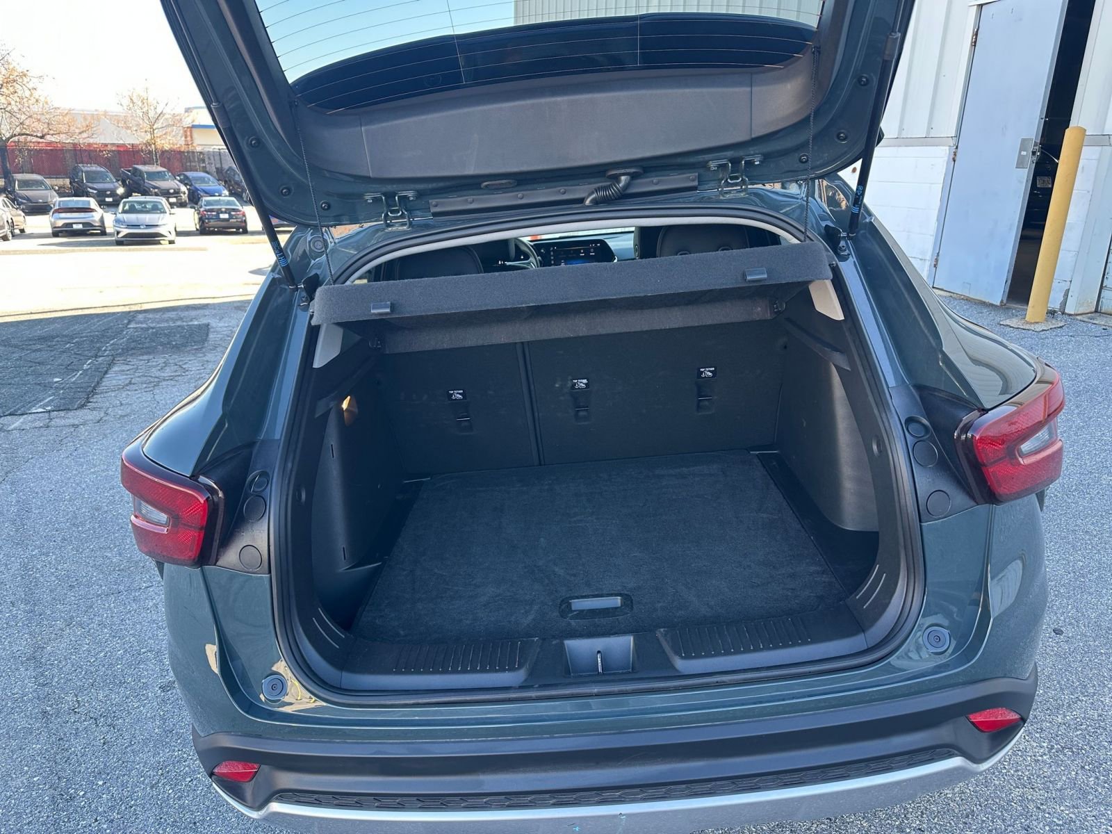 Used 2025 Chevrolet Trax LT image 29