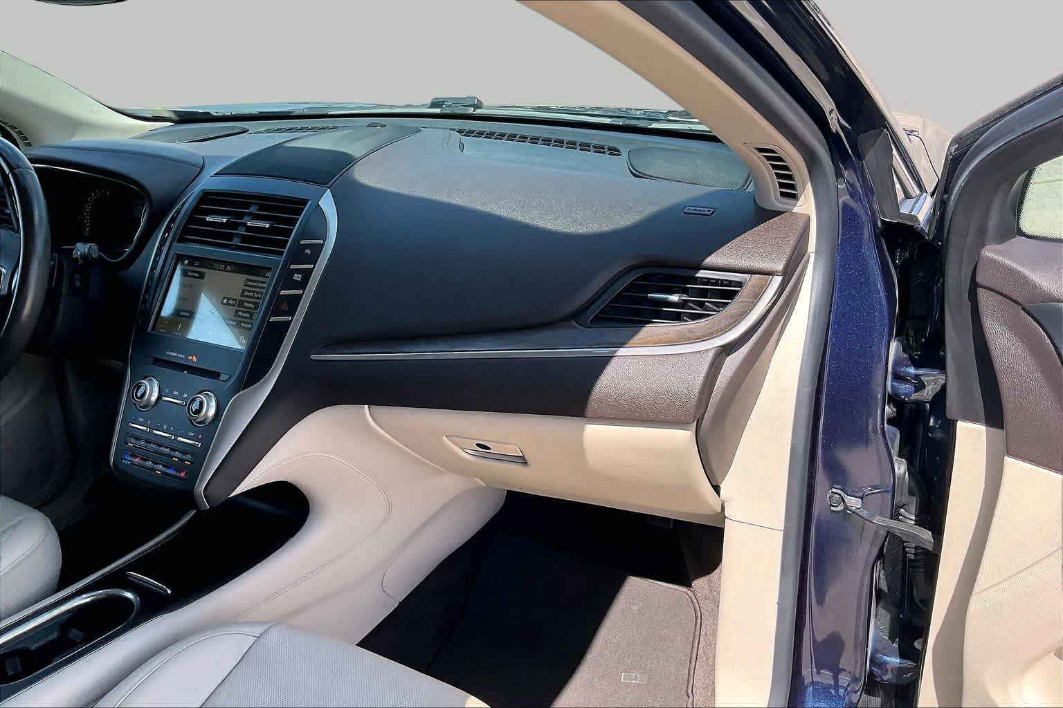 Used 2017 Lincoln MKC Reserve FWD image 19