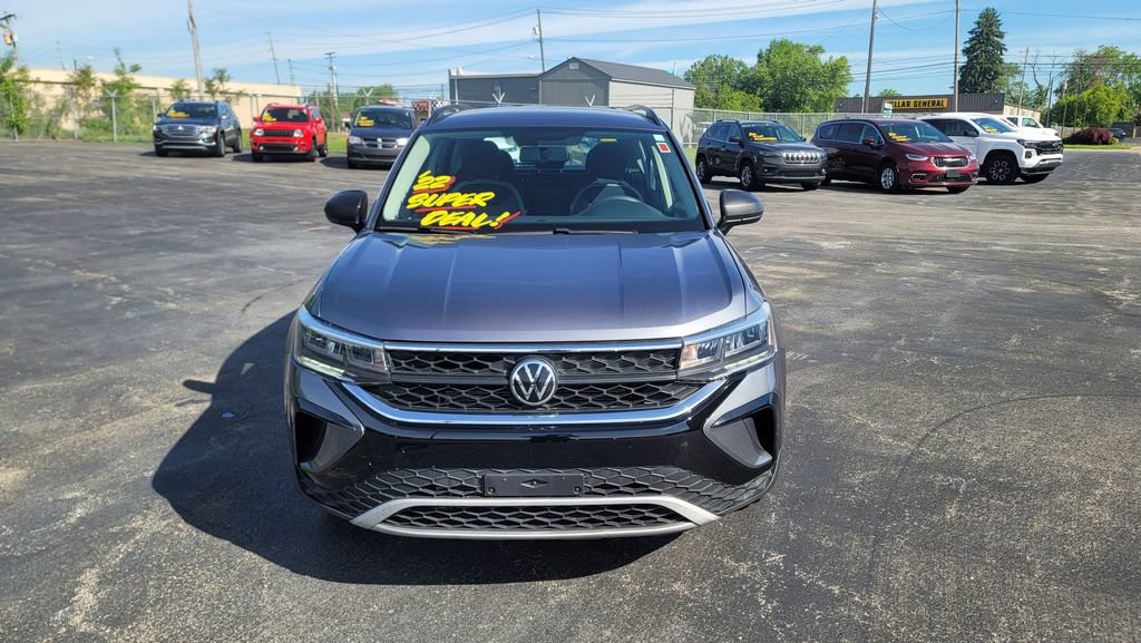Used 2022 Volkswagen Taos S FWD image 4