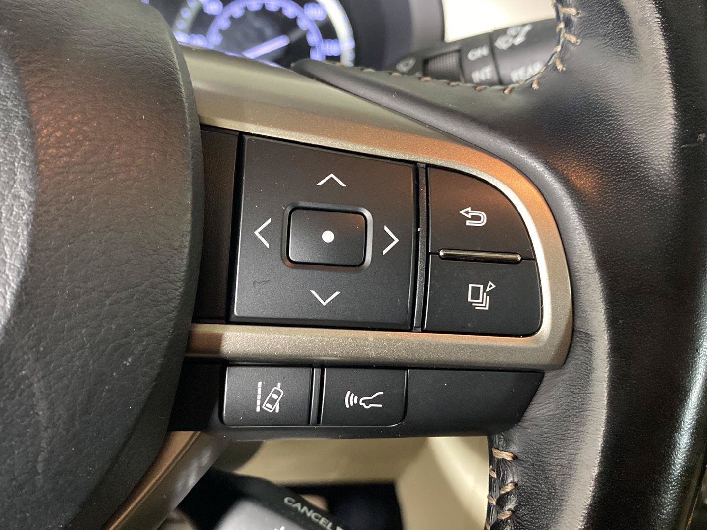 Used 2020 Lexus GX 460 Premium w/ Premium Package AWD/4WD image 15