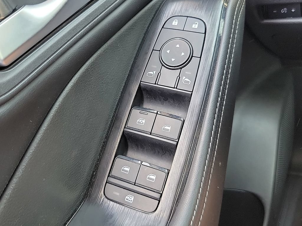 Used 2025 Nissan Rogue SV FWD image 13