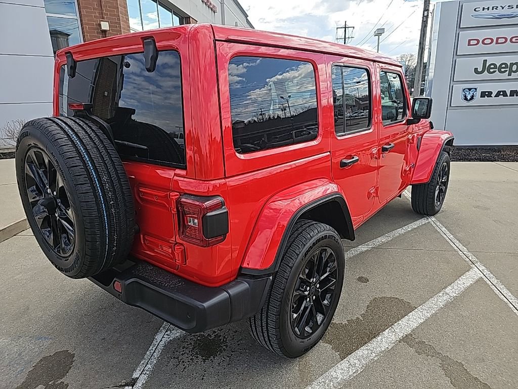 Certified 2025 Jeep Wrangler Unlimited Sahara w/ Safety Group image 13