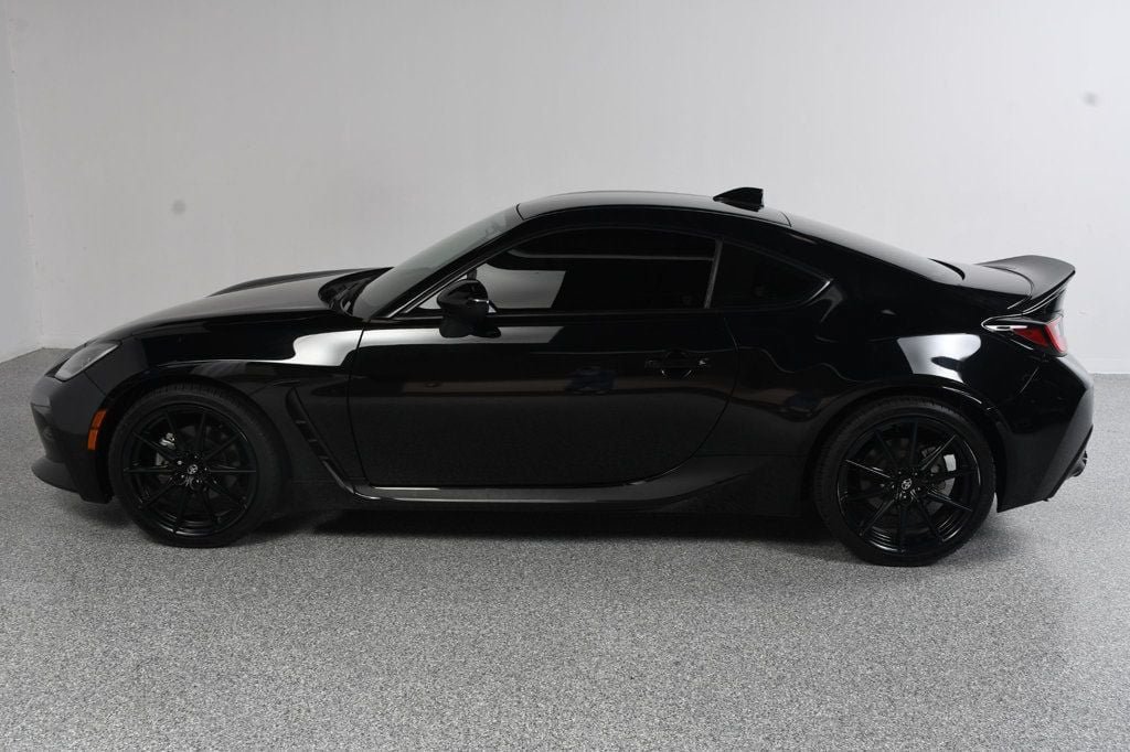 Used 2023 Toyota GR86 Premium RWD image 3