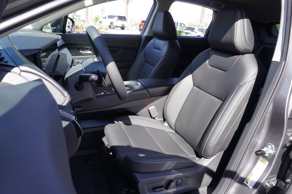 Certified 2025 Nissan Murano SV FWD image 13