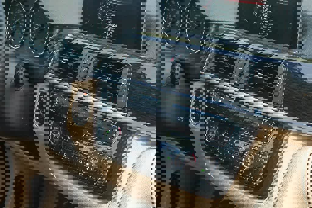 Used 2016 BMW 428i Convertible image 12