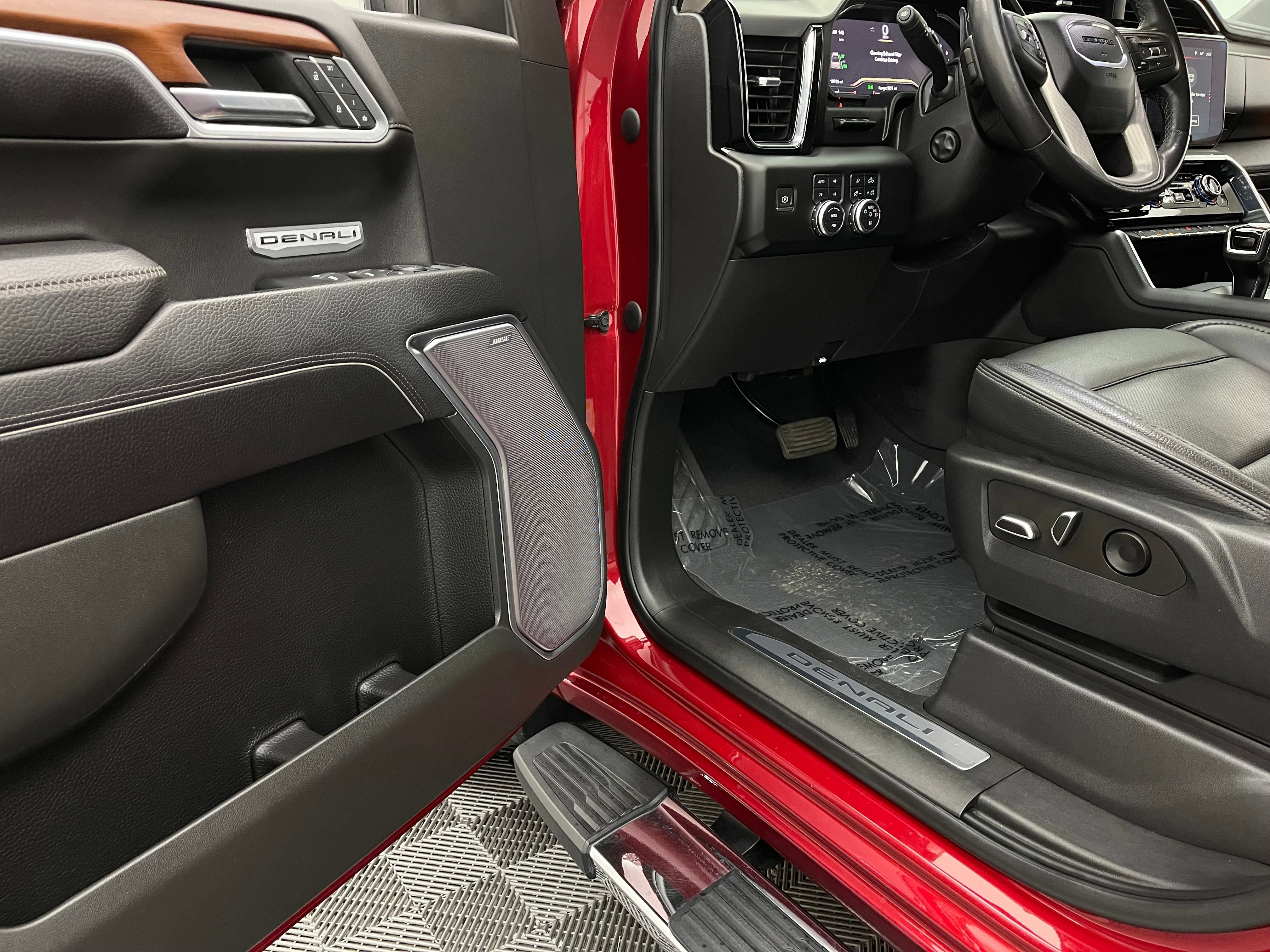 Used 2022 GMC Sierra 1500 Denali w/ Technology Package AWD/4WD image 16