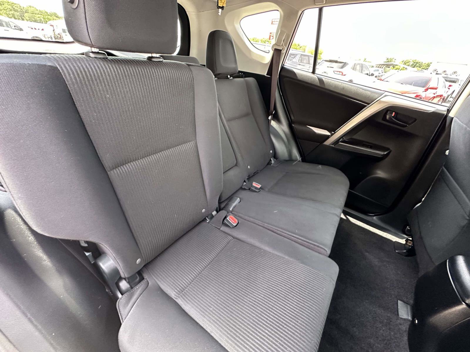 Used 2018 Toyota RAV4 LE w/ All Weather Liner Package AWD/4WD image 24