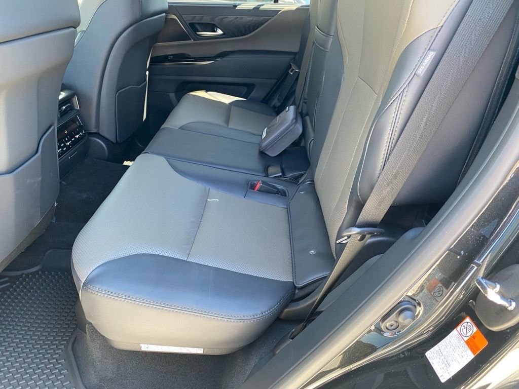 New 2025 Lexus LX 700h Overtrail image 7