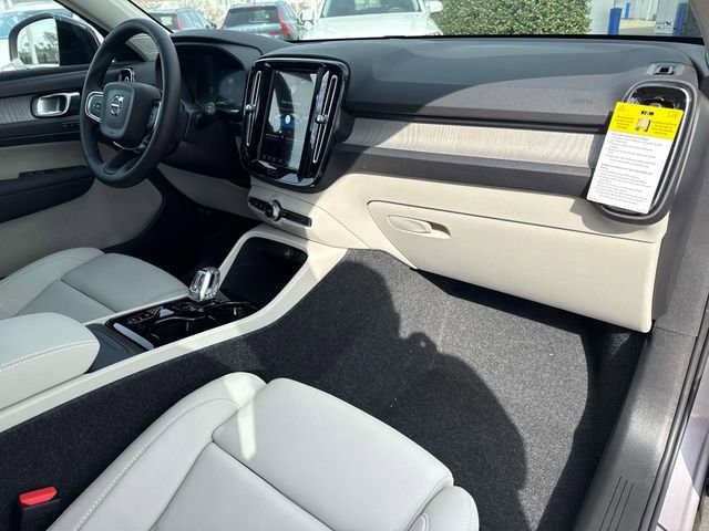 New 2026 Volvo XC40 B5 Ultra image 16