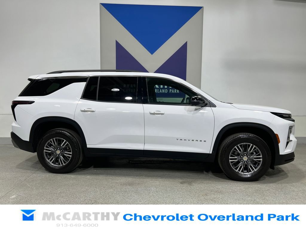 Used 2024 Chevrolet Traverse LT w/ LPO, Floor Liner Package image 4